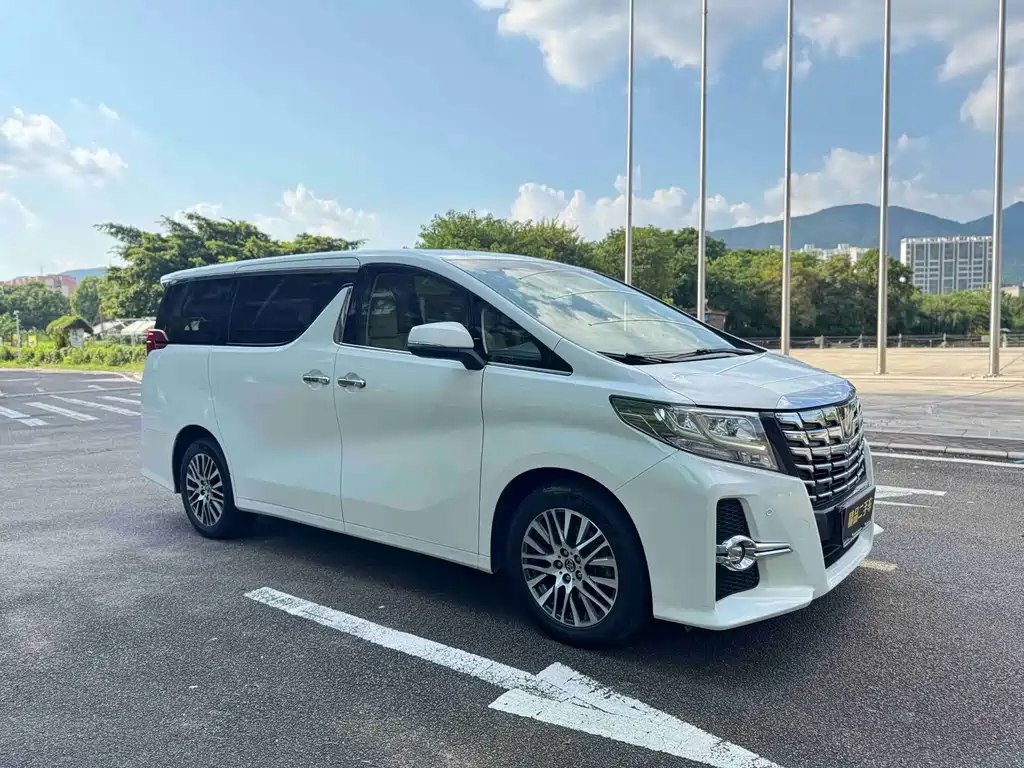 Toyota Alphard 2017 — фото 3
