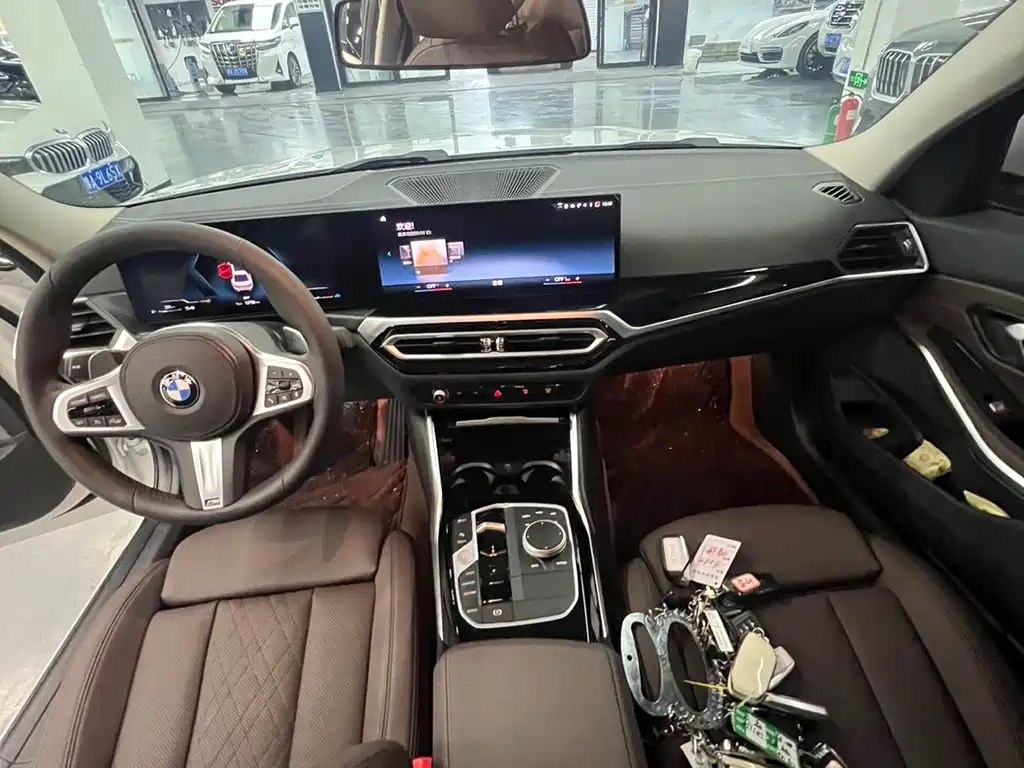 BMW 3 Series 2023 — фото 15