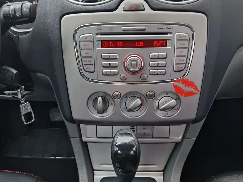 Ford Focus 2014 — фото 13