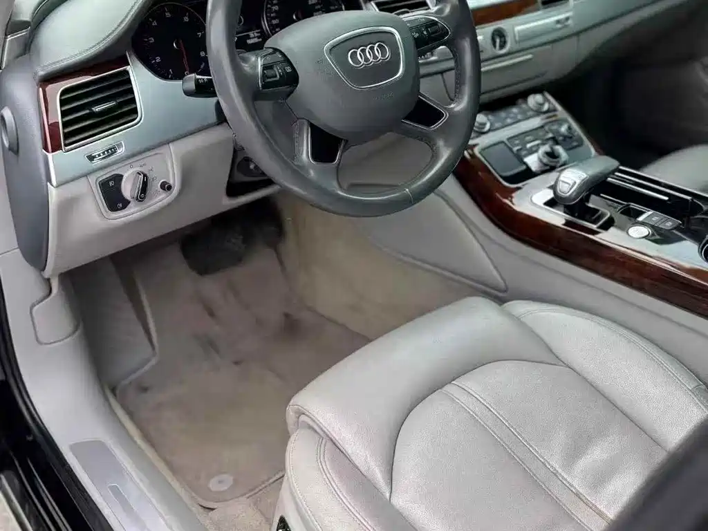 Audi A8 2012