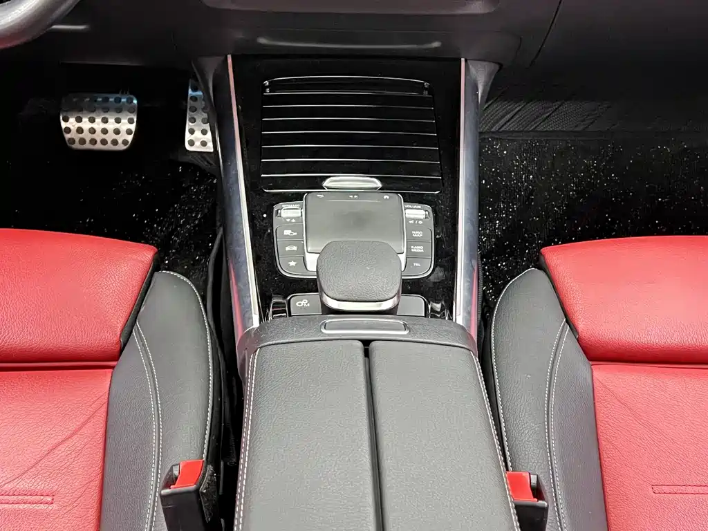 Mercedes-Benz GLA AMG 2022 — фото 24