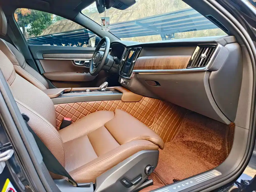Volvo S90 2023 — фото 10