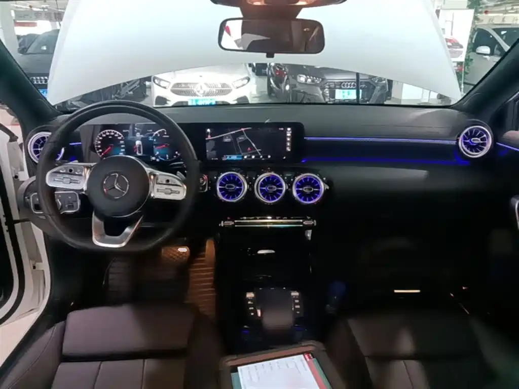 Mercedes-Benz A-Class 2022 — фото 10
