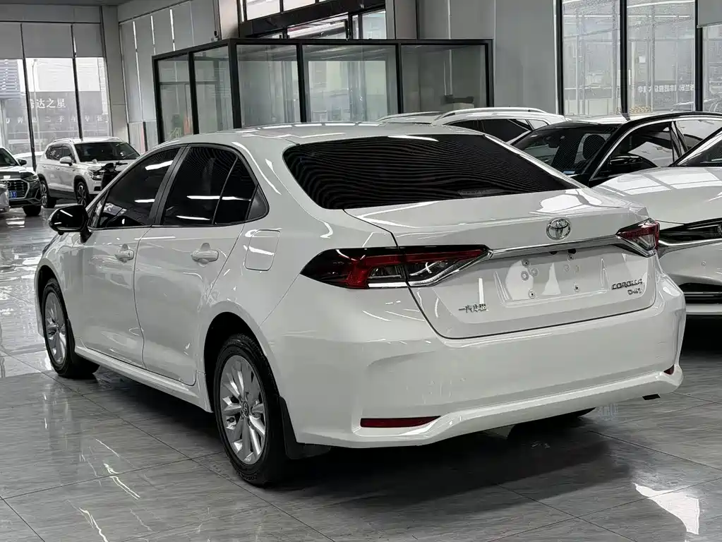 Toyota Corolla 2022 — фото 10
