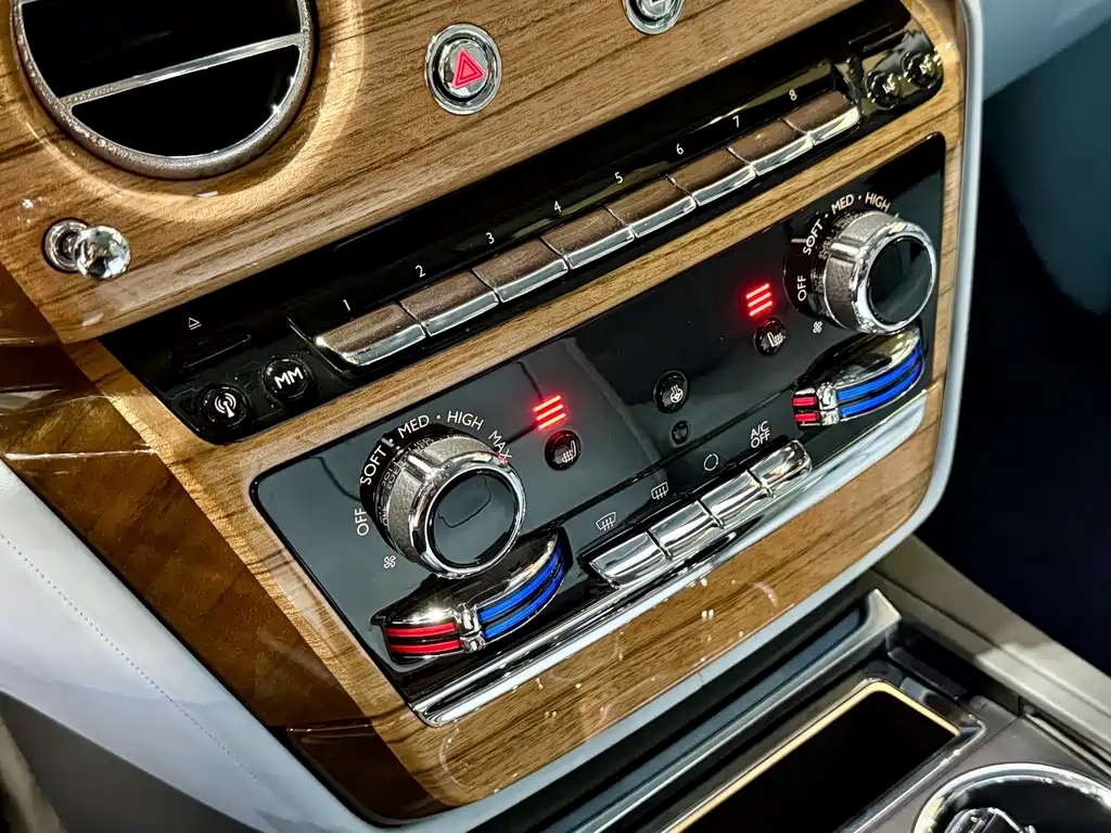 Rolls-Royce Phantom 2020 — фото 13