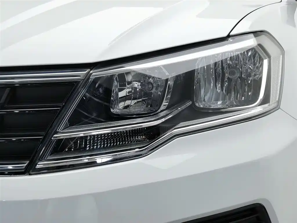 Volkswagen Jetta 2018 — фото 7
