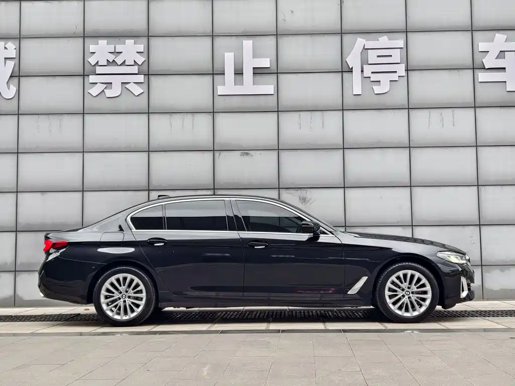 BMW 5 Series 2022