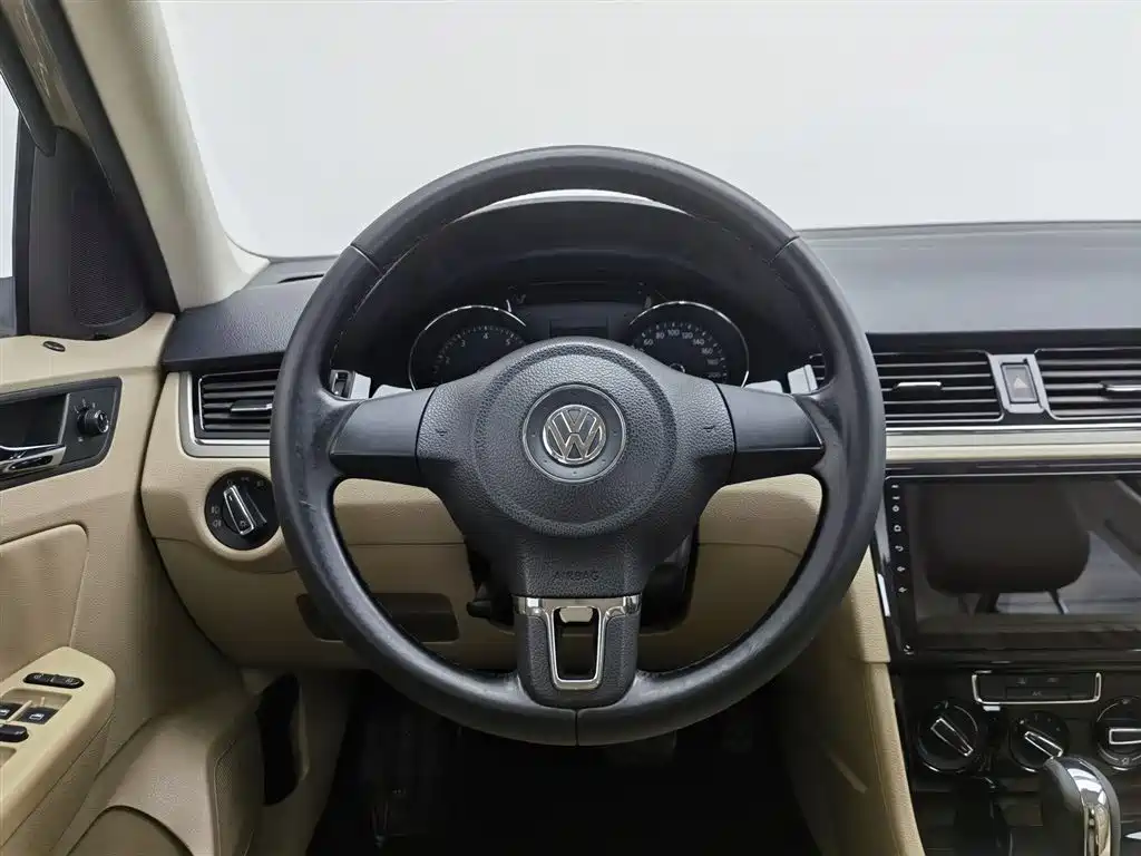 Volkswagen Bora 2015 — фото 11