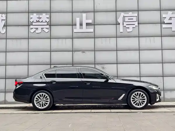 BMW 5 Series 2022