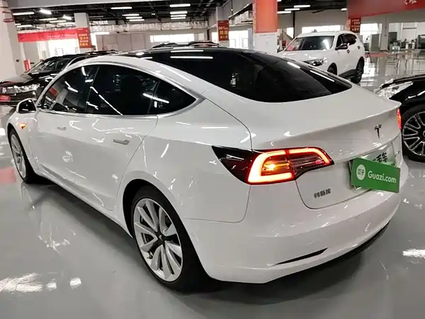 Tesla Model 3 2019