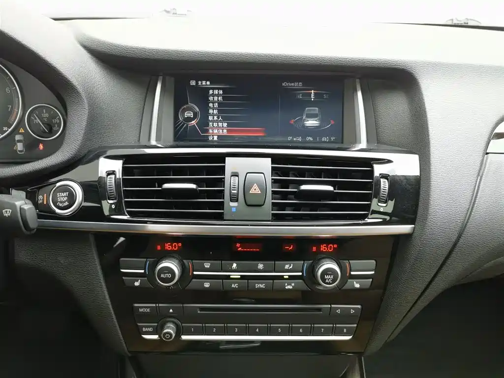BMW X4 2016 — фото 12
