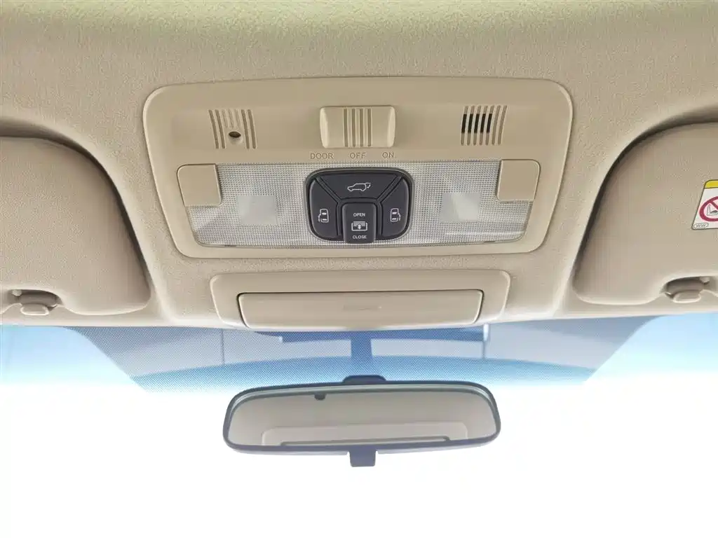 Toyota Previa 2019 — фото 25