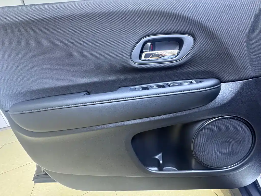 Honda Vezel 2022 — фото 18