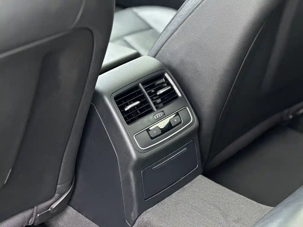 Audi A4L 2018 — фото 11