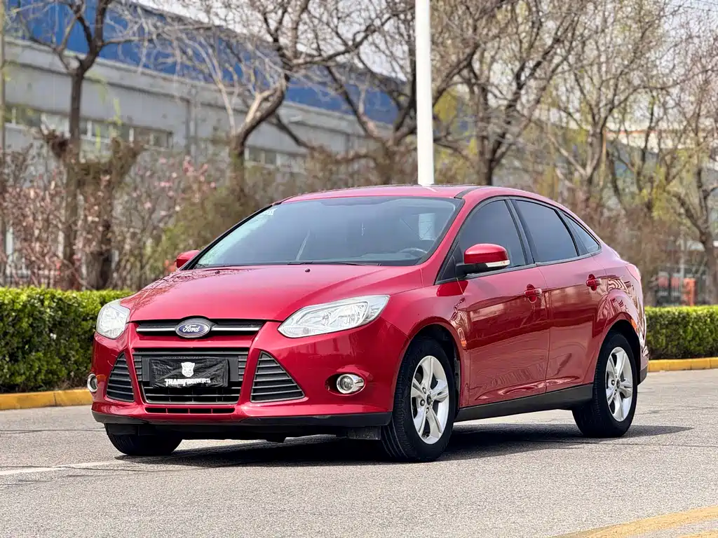 Ford Focus 2015 — фото 1