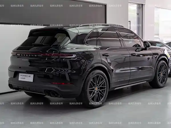 Porsche Cayenne 2025