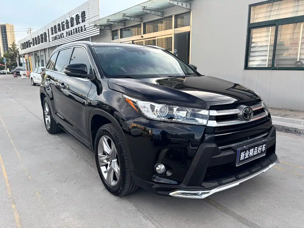 Toyota Highlander 2018 — фото 3