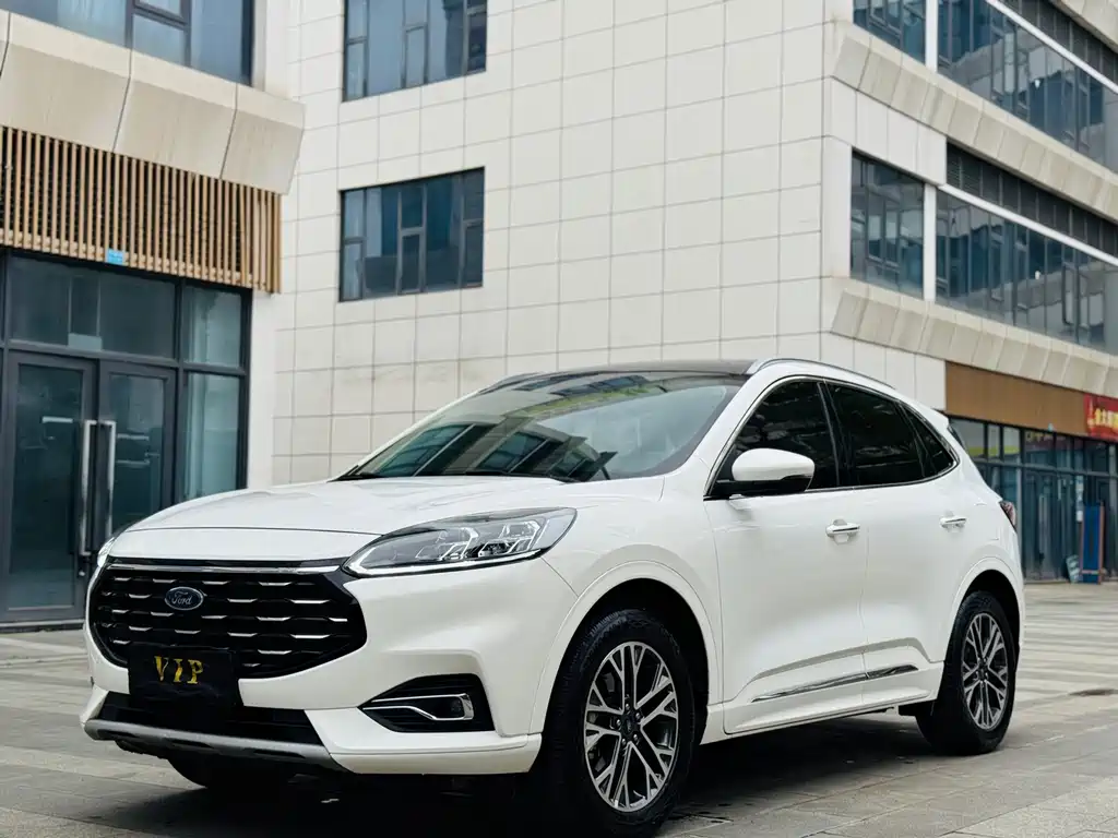 Ford Escape 2020 — фото 1