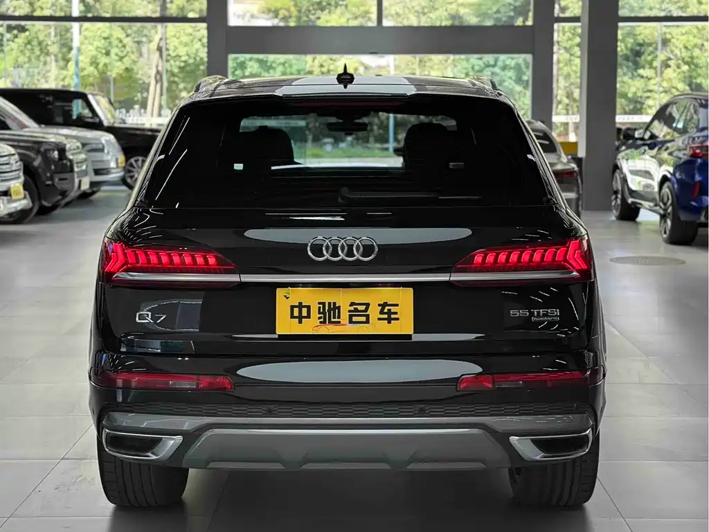 Audi Q7 2023 — фото 6