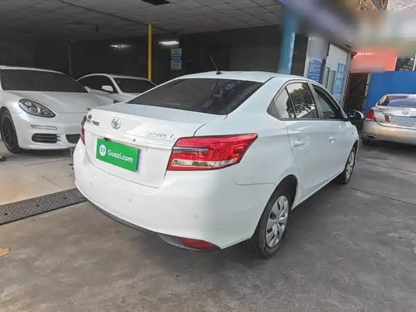 Toyota Yaris L 2019