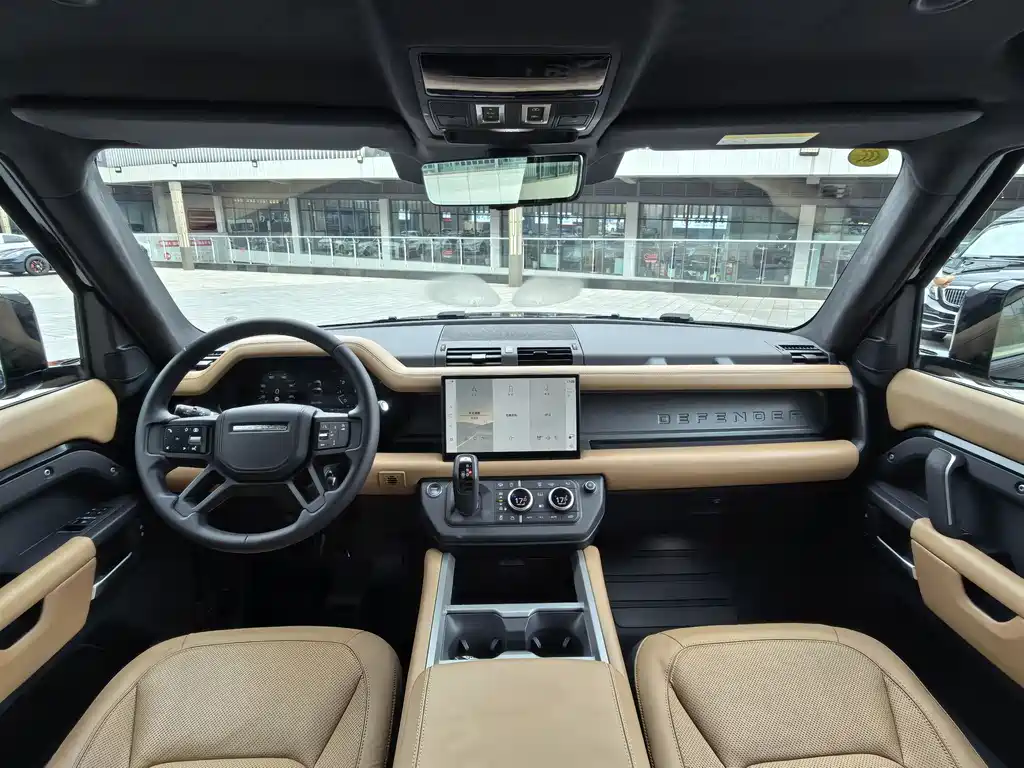 Land Rover Defender 2025