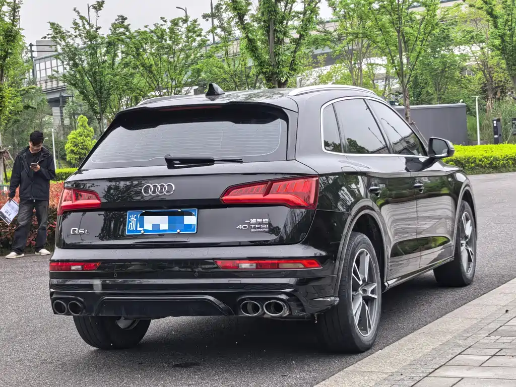 Audi Q5L 2020 — фото 6
