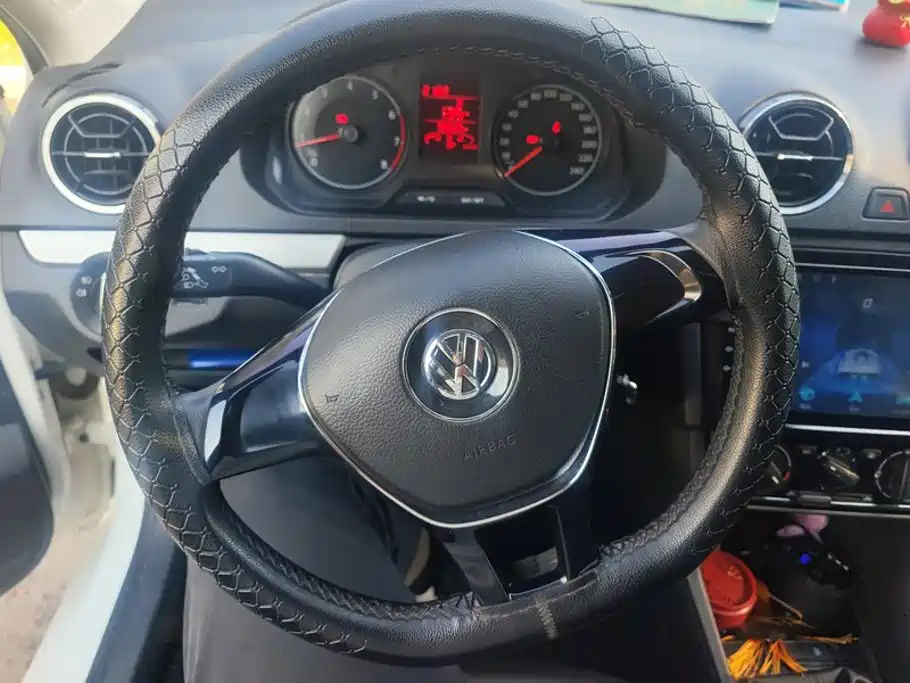 Volkswagen Jetta 2017 — фото 15