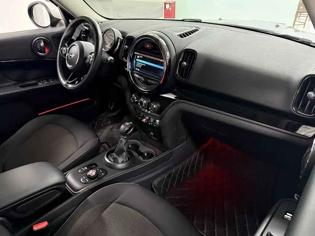 MINI Countryman 2019 — фото 18
