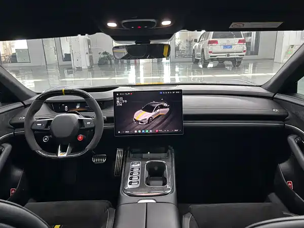 Xiaomi SU7 Ultra 2025