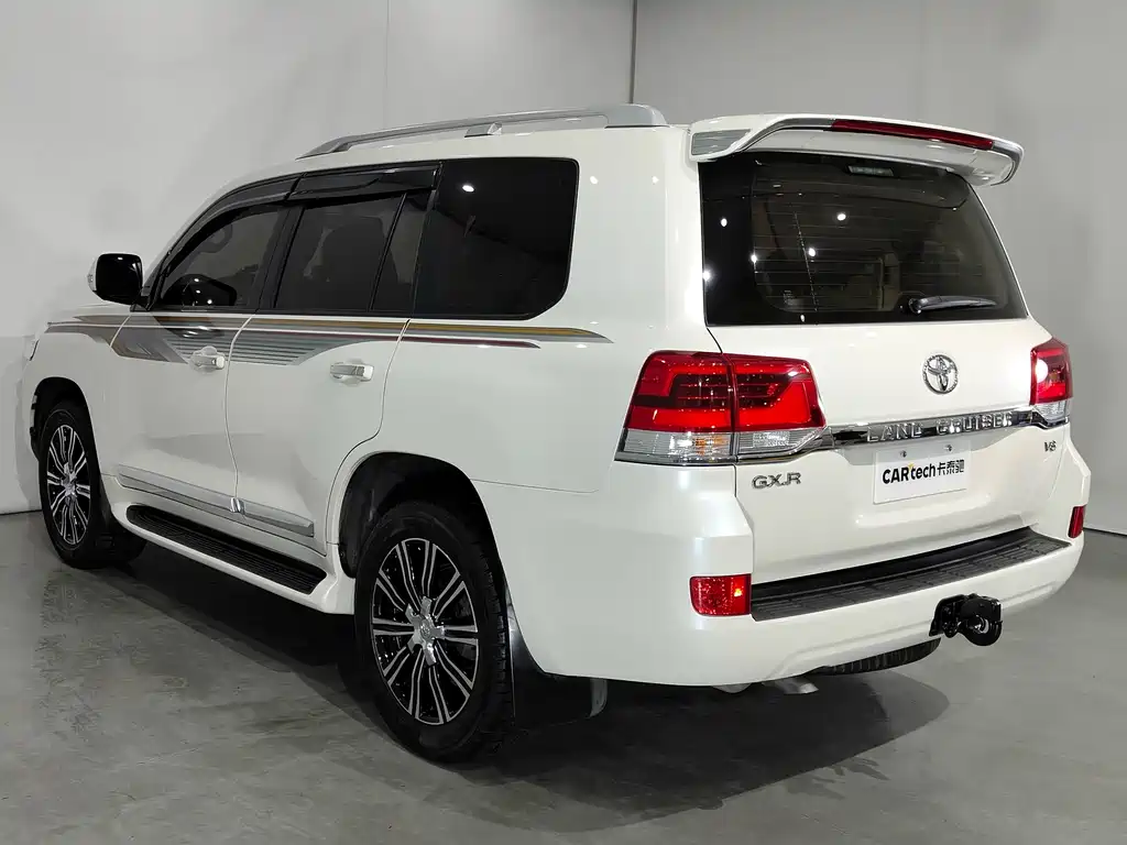 Toyota Land Cruiser 2017 — фото 16