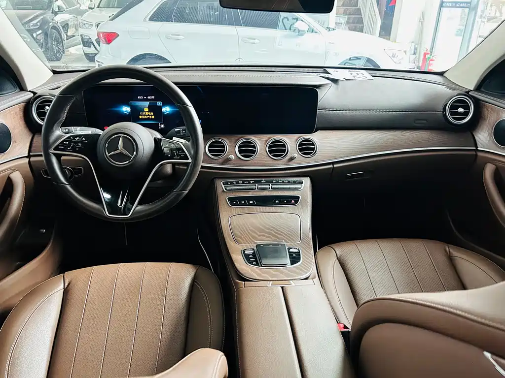 Mercedes-Benz E-Class 2021 — фото 11