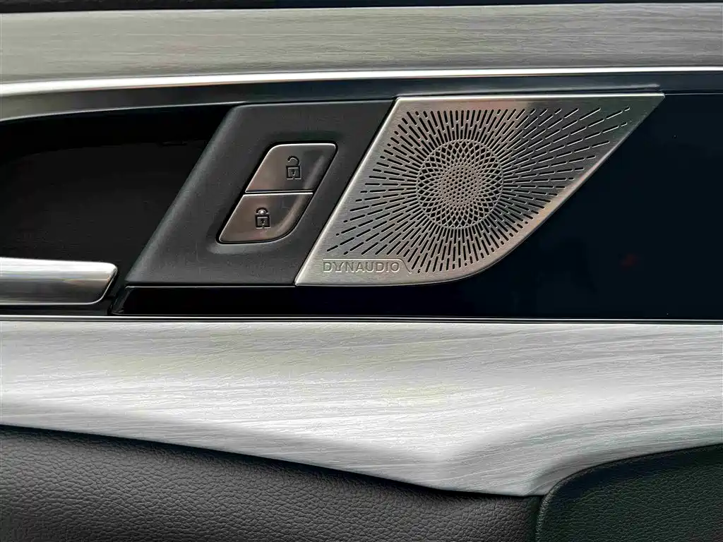 Hongqi H5 2025 — фото 23