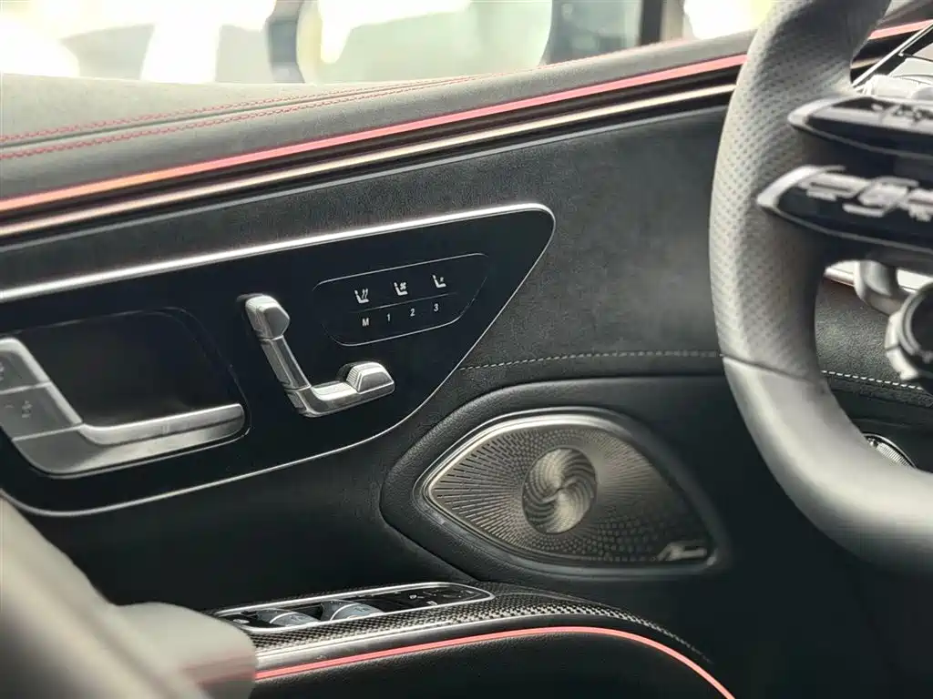 Mercedes-Benz EQS AMG 2025 — фото 11