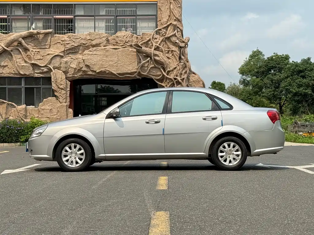 Buick Excelle 2012