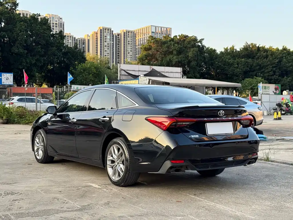Toyota Avalon 2022 — фото 13