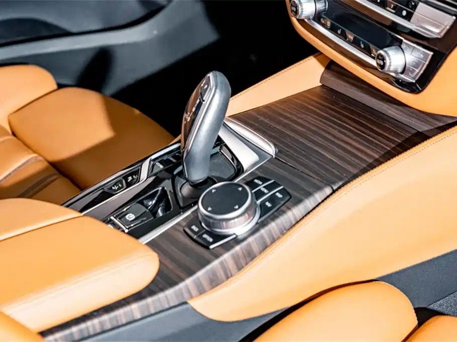 BMW 6 Series GT 2022 — фото 19