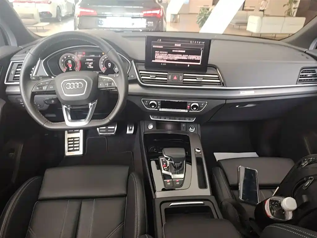 Audi Q5L 2025 — фото 16