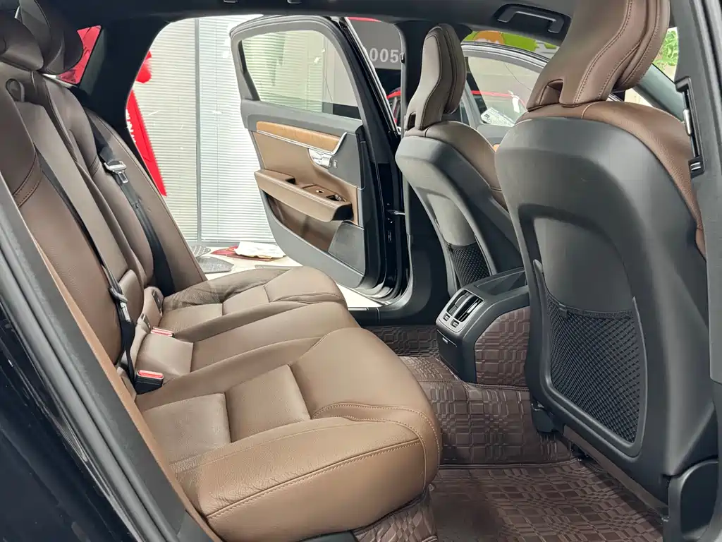 Volvo S90 2023 — фото 19