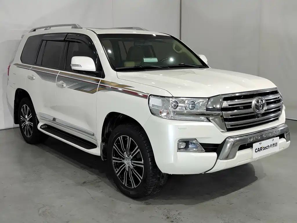 Toyota Land Cruiser 2017 — фото 3