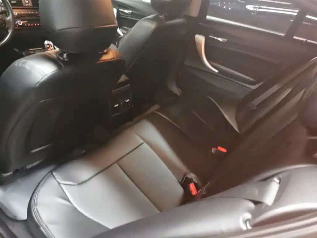 BMW 1 Series 2015 — фото 17