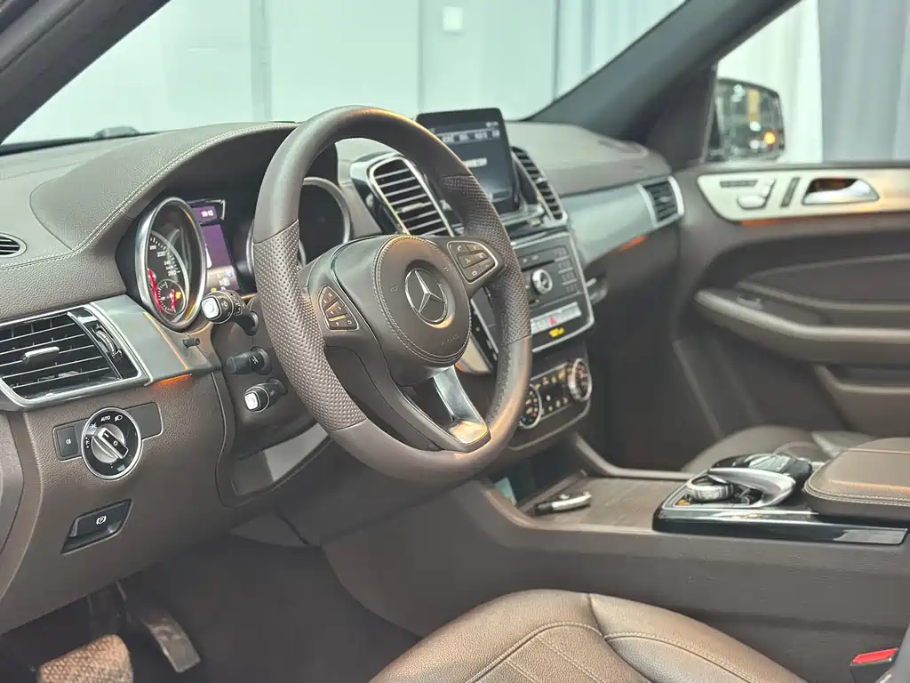 Mercedes-Benz GLS 2017 — фото 17