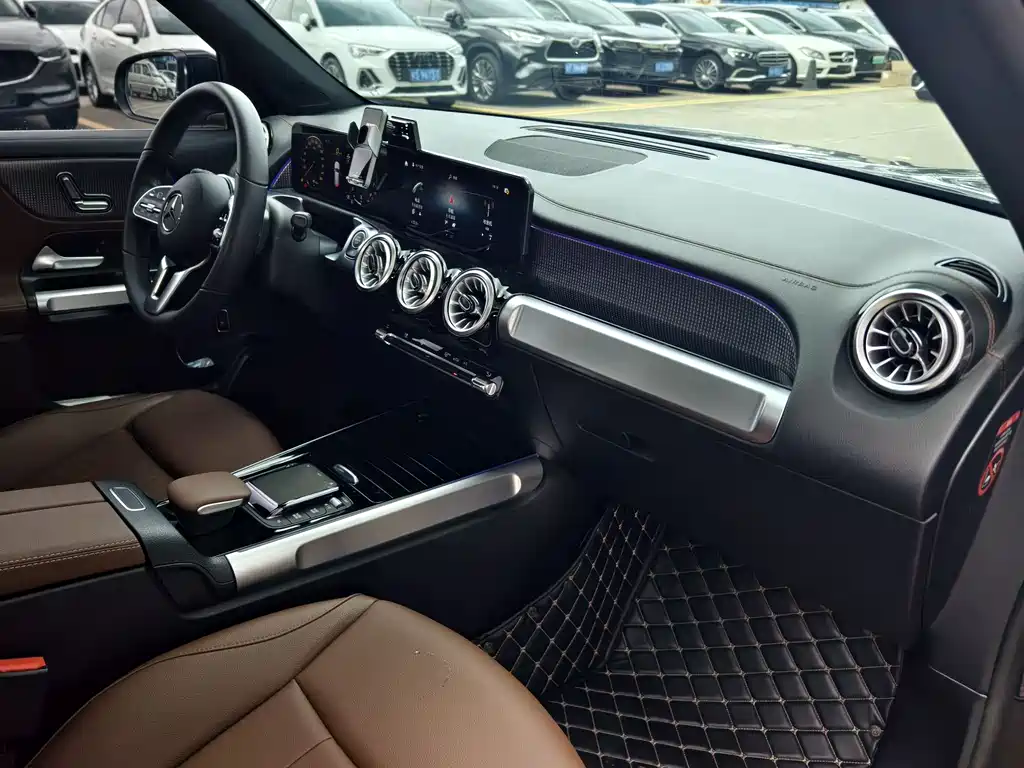 Mercedes-Benz GLB 2023 — фото 10