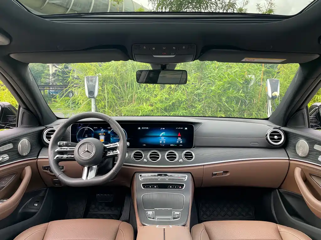 Mercedes-Benz E-Class 2023 — фото 9