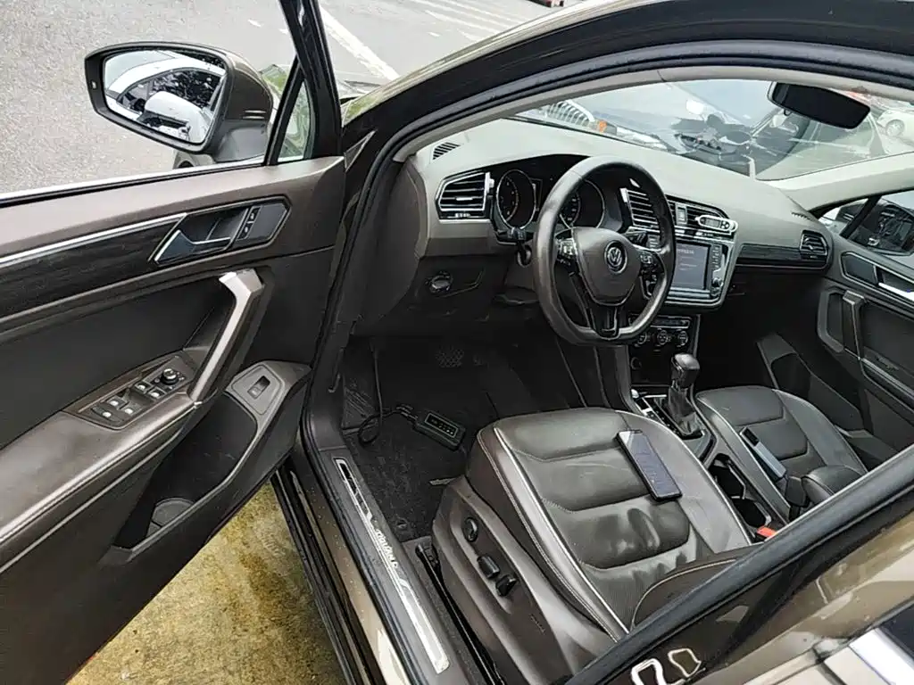 Volkswagen Tiguan L 2017 — фото 16