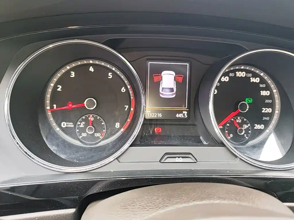 Volkswagen Tiguan L 2017 — фото 12
