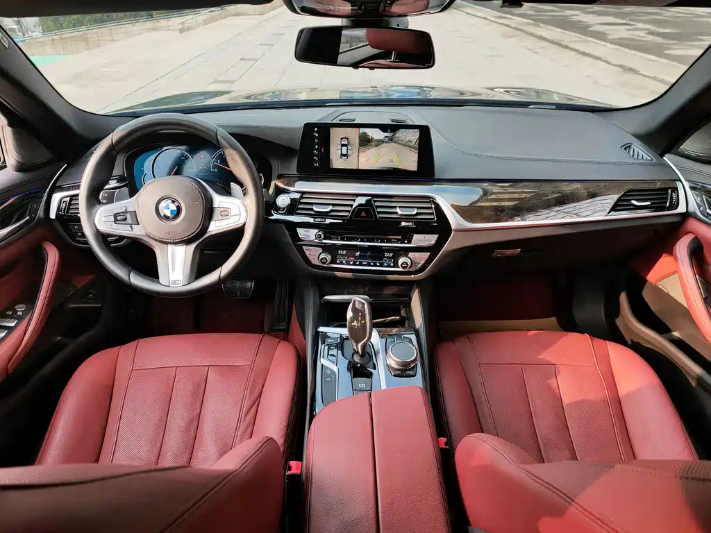 BMW 5 Series 2018 — фото 8