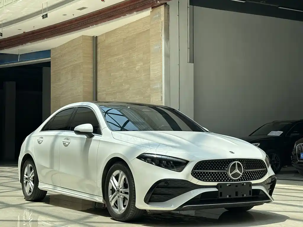 Mercedes-Benz A-Class 2024 — фото 3