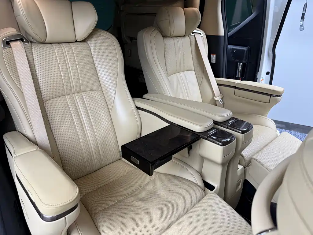 Toyota Alphard 2021 — фото 16
