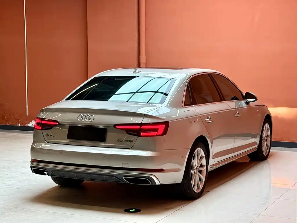 Audi A4L 2020 — фото 11