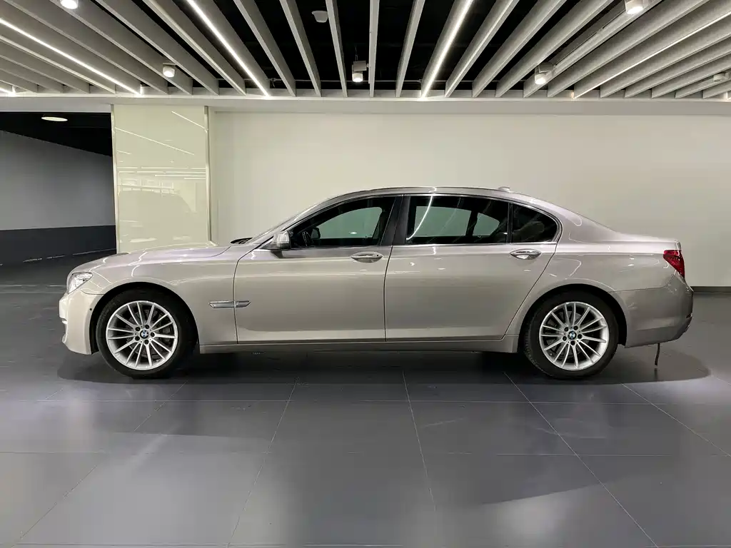 BMW 7 Series 2014 — фото 7